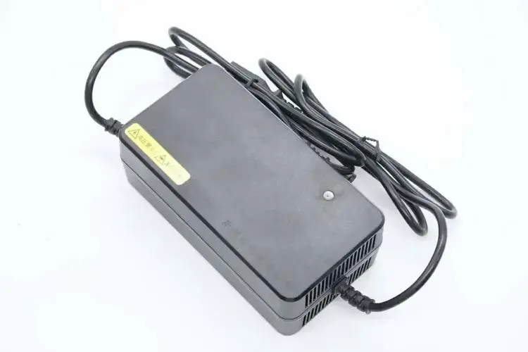 電動(dòng)車(chē)充電器2.png