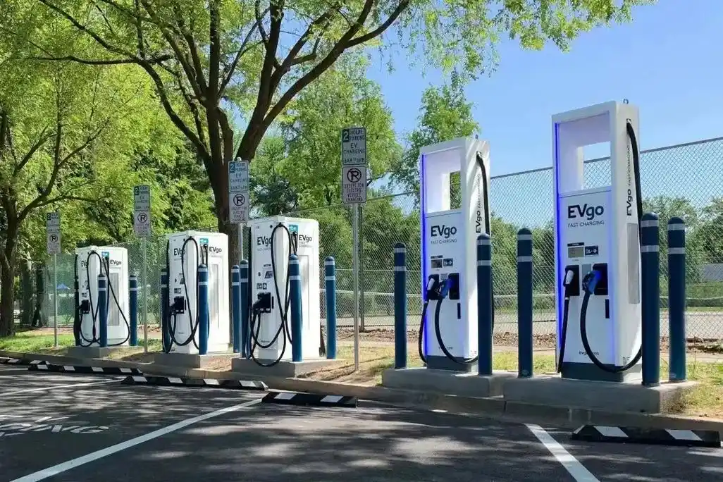 新能源汽車(chē)充電樁.png